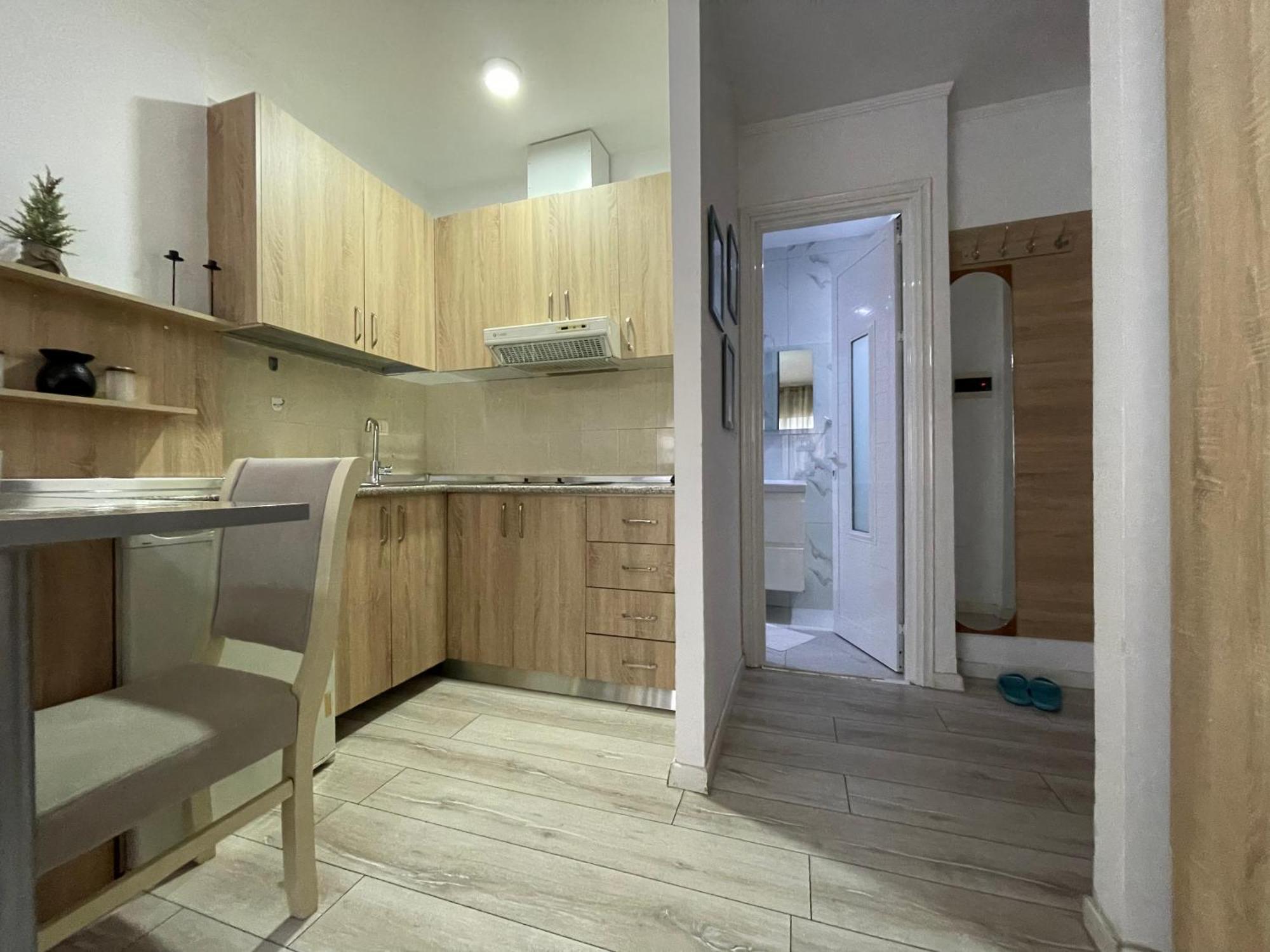 Downtown Modern Studio Apartment 地拉那 外观 照片